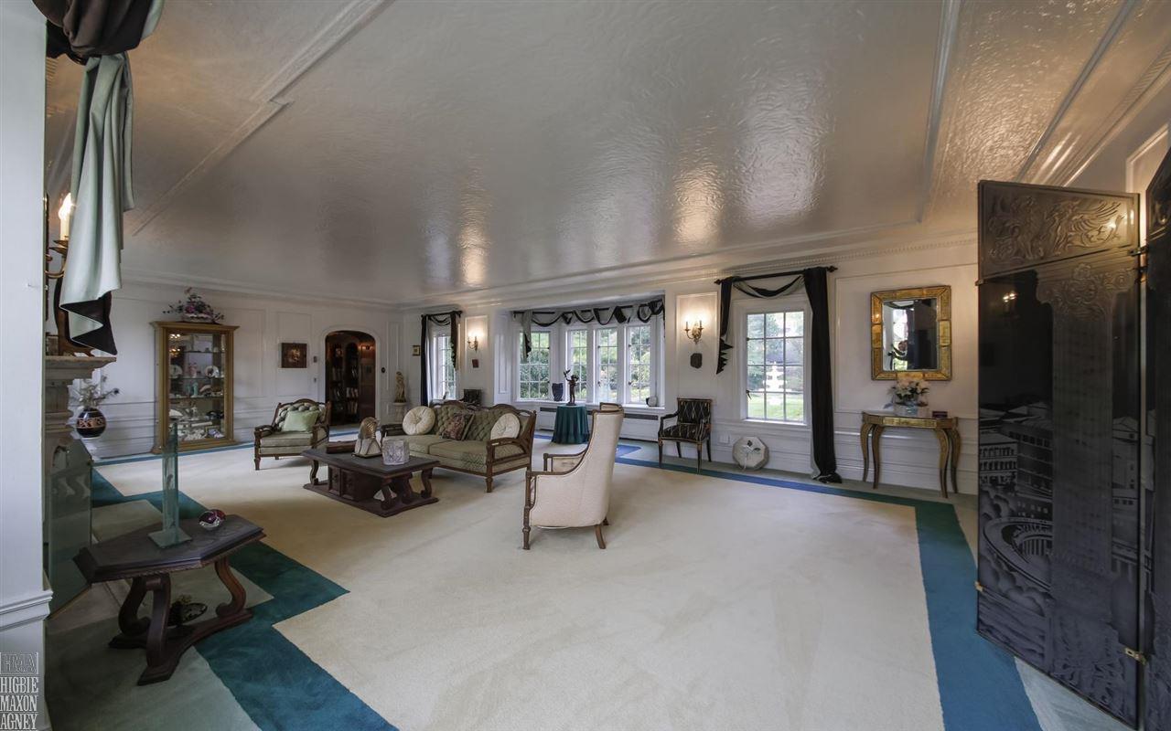 1015 Bishop Road Grosse Pointe, MI 48230 - Photo 10 of 55 31265379-9.JPG