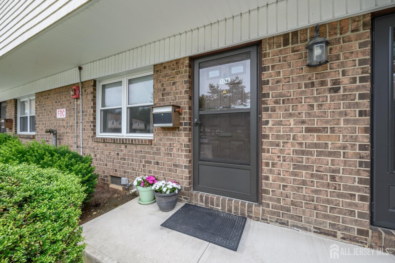 2214 Silver Court Hamilton, NJ 08690 - Photo 2 of 18