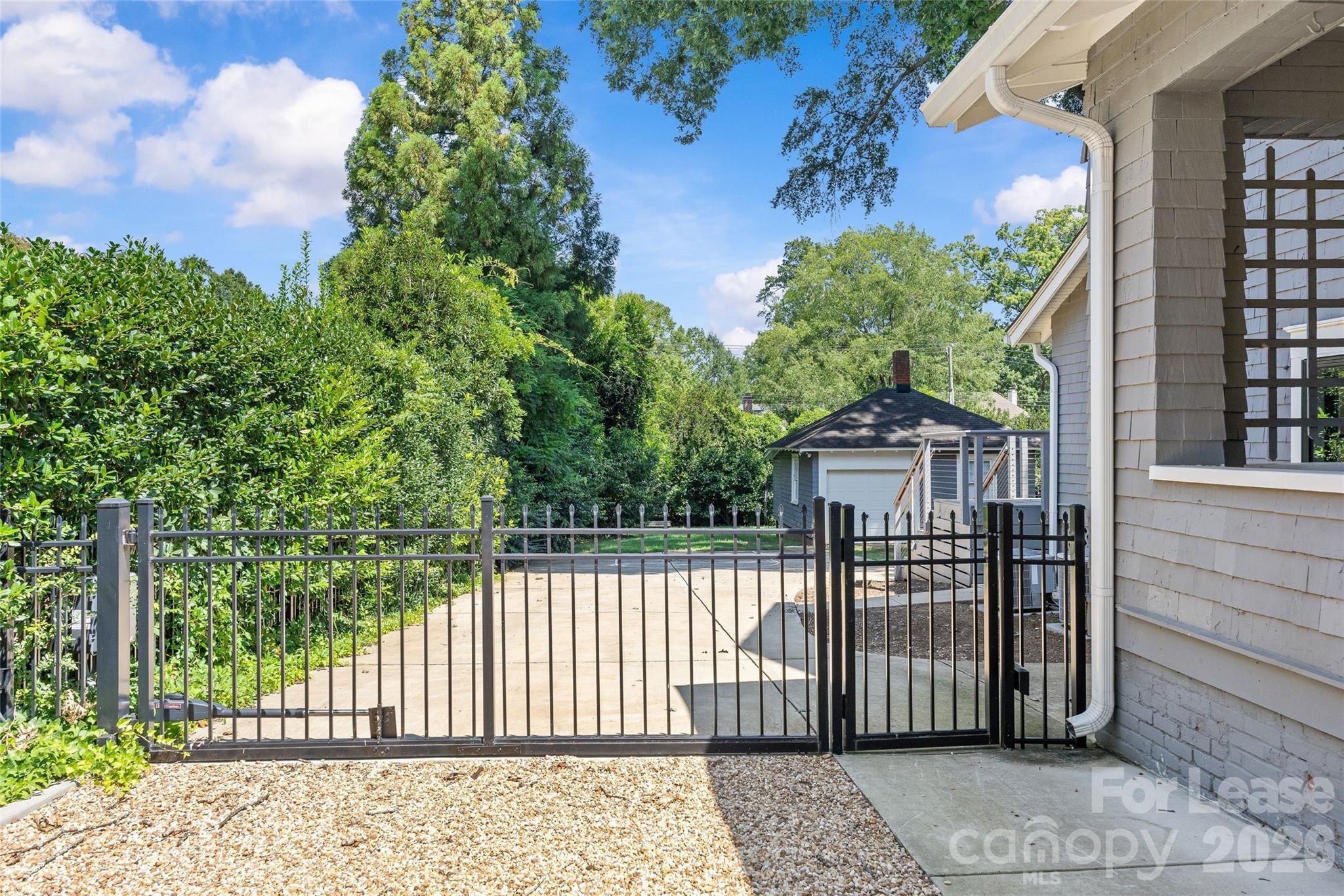 2025 Sharon Road Charlotte, NC 28207 - Photo 24 of 30 Gallery Image 24