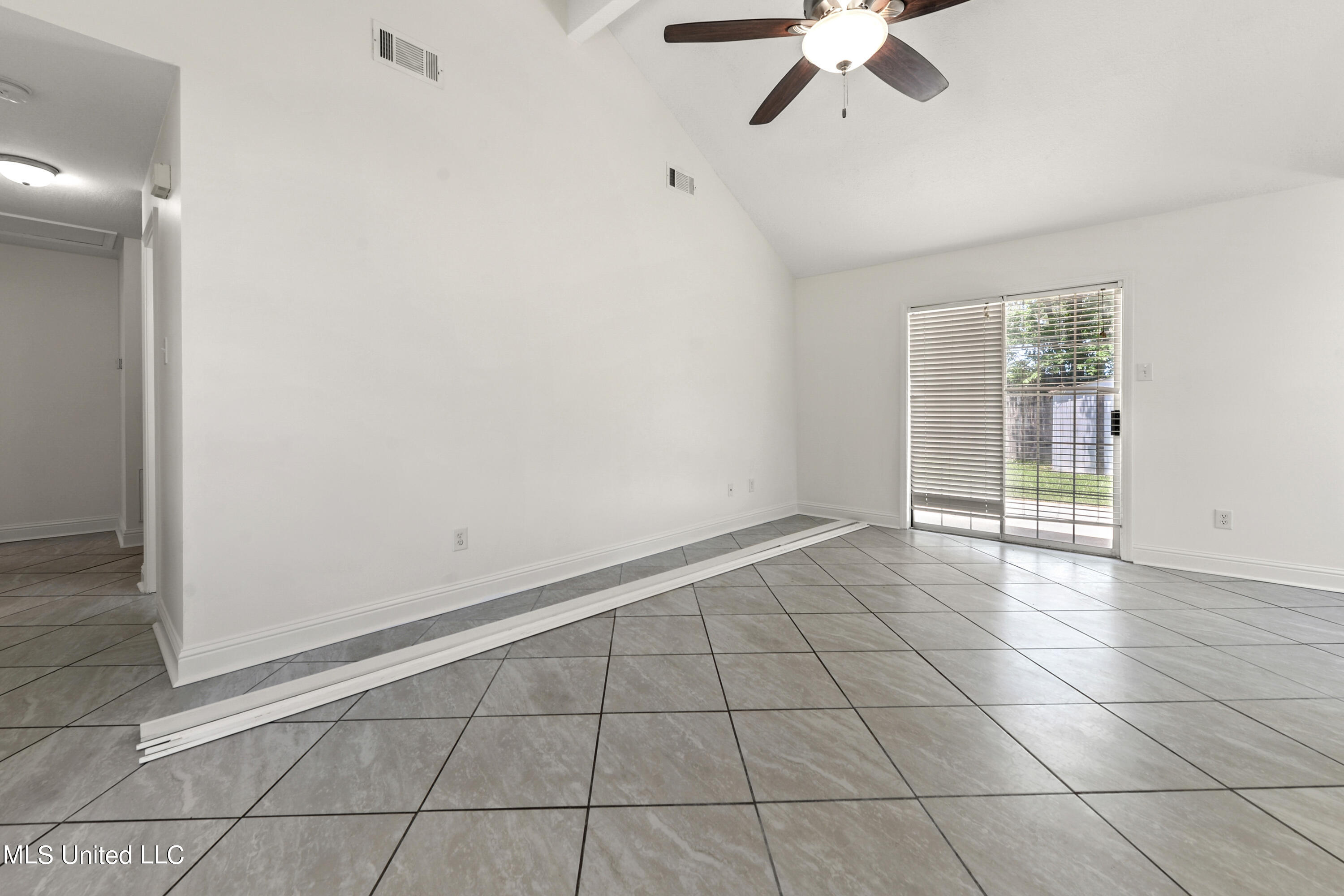 1628 Springridge Road Gautier, MS 39553 - Photo 4 of 20 004
