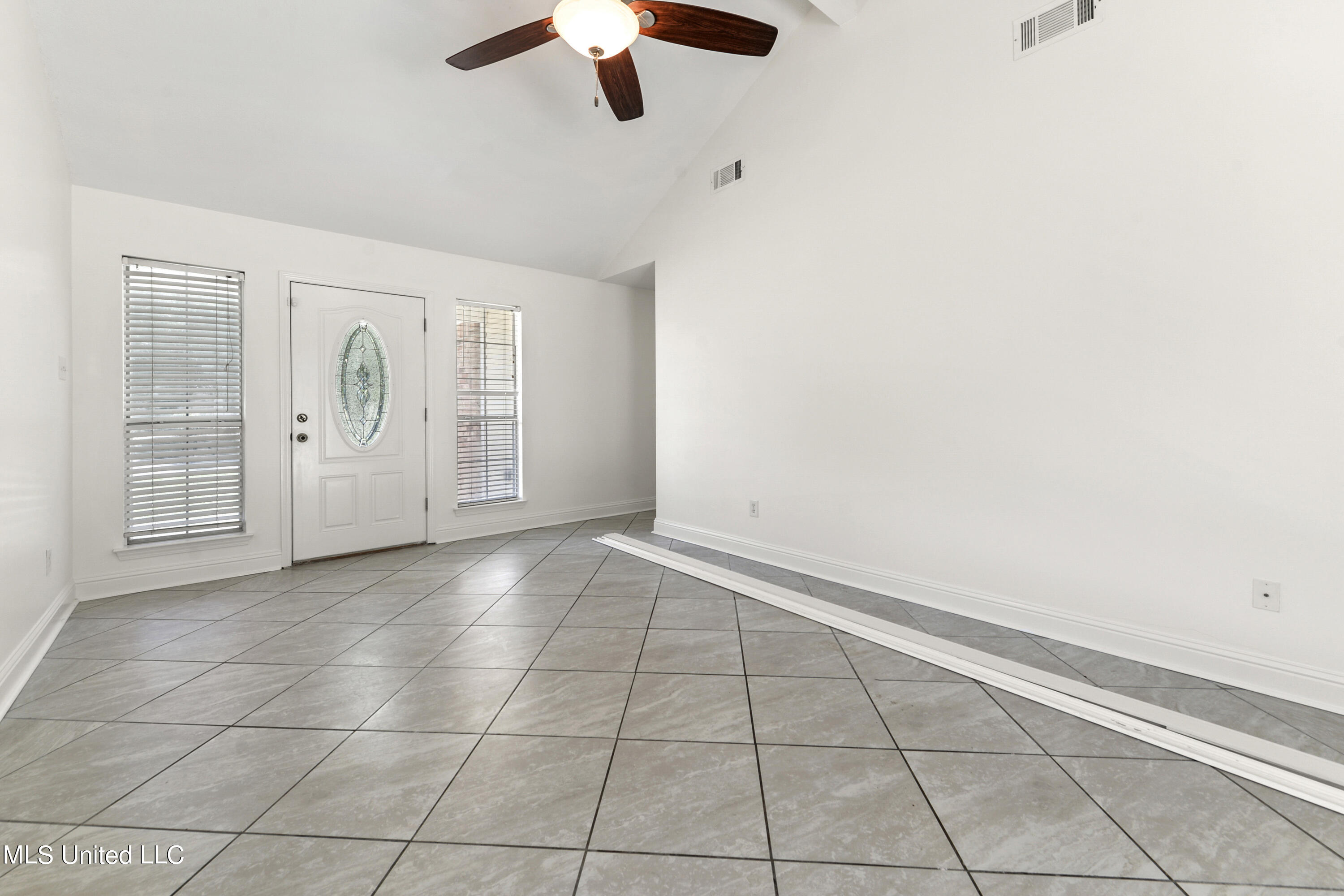 1628 Springridge Road Gautier, MS 39553 - Photo 5 of 20 005