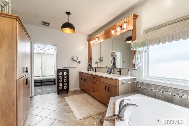 $1,150,000 | 1057 North 1200 East, Shelley, ID 83274