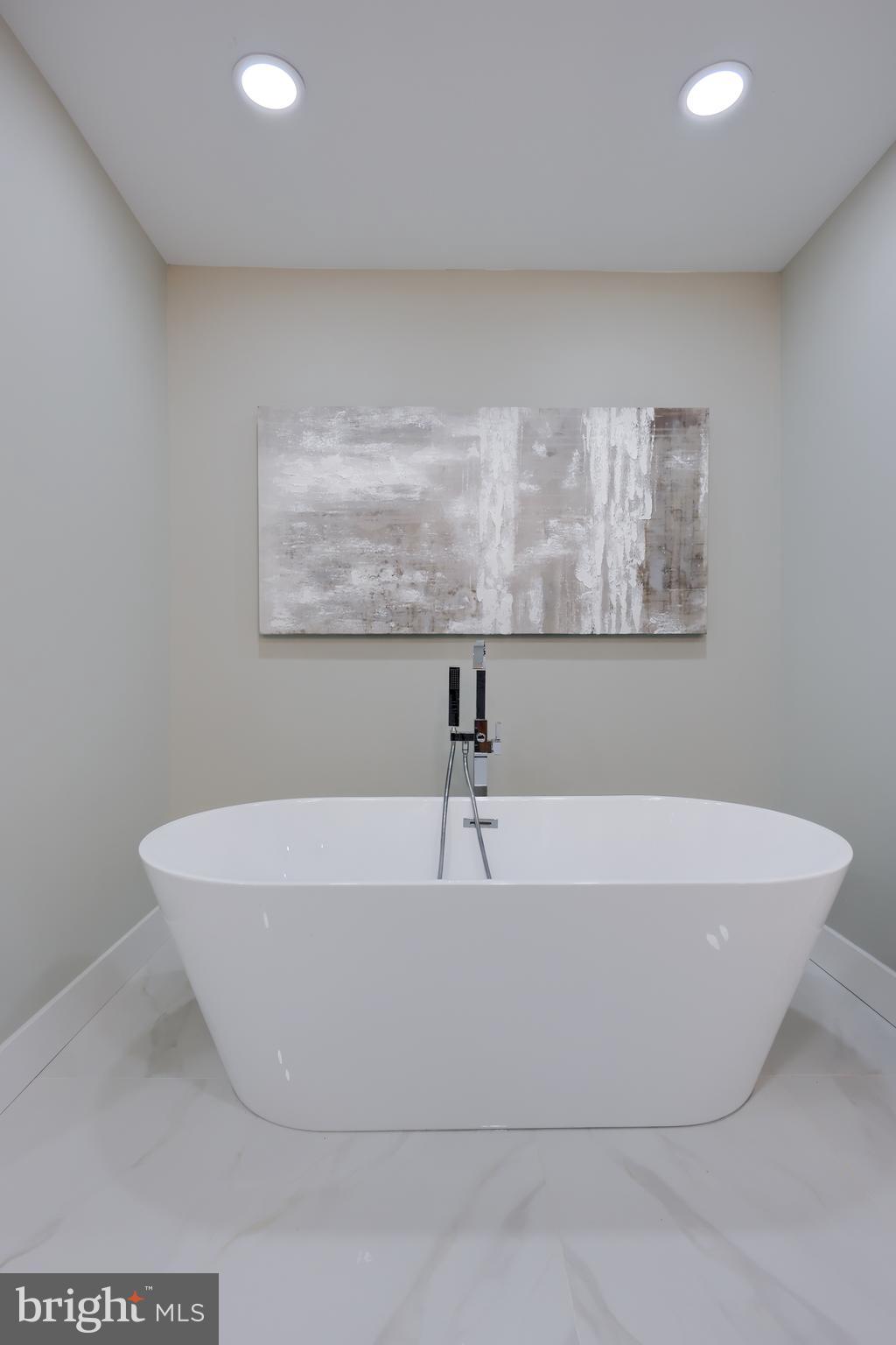 1 Fox Run Road Hummelstown, PA 17036 - Photo 32 of 54 Primary Bath Soaking Tub