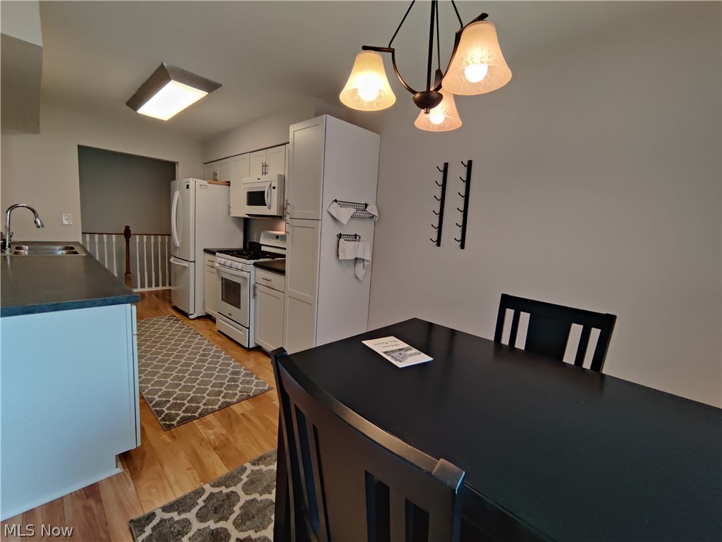 1072 Hampton Ridge Drive Akron, OH 44313 - Photo 5 of 20
