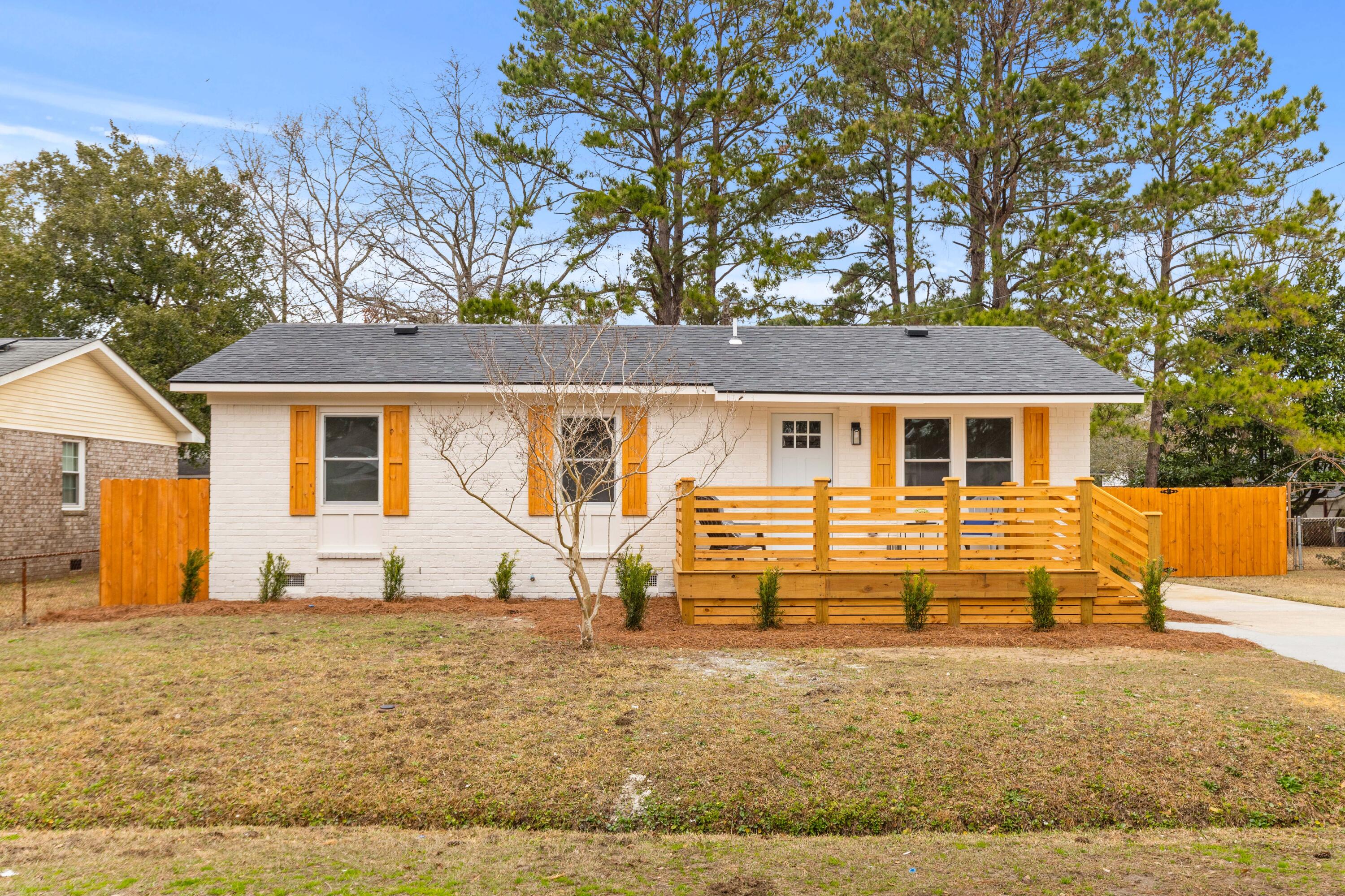 1576 Seacroft Road Charleston, SC 29412 - Photo 1 of 38 1G1A4169