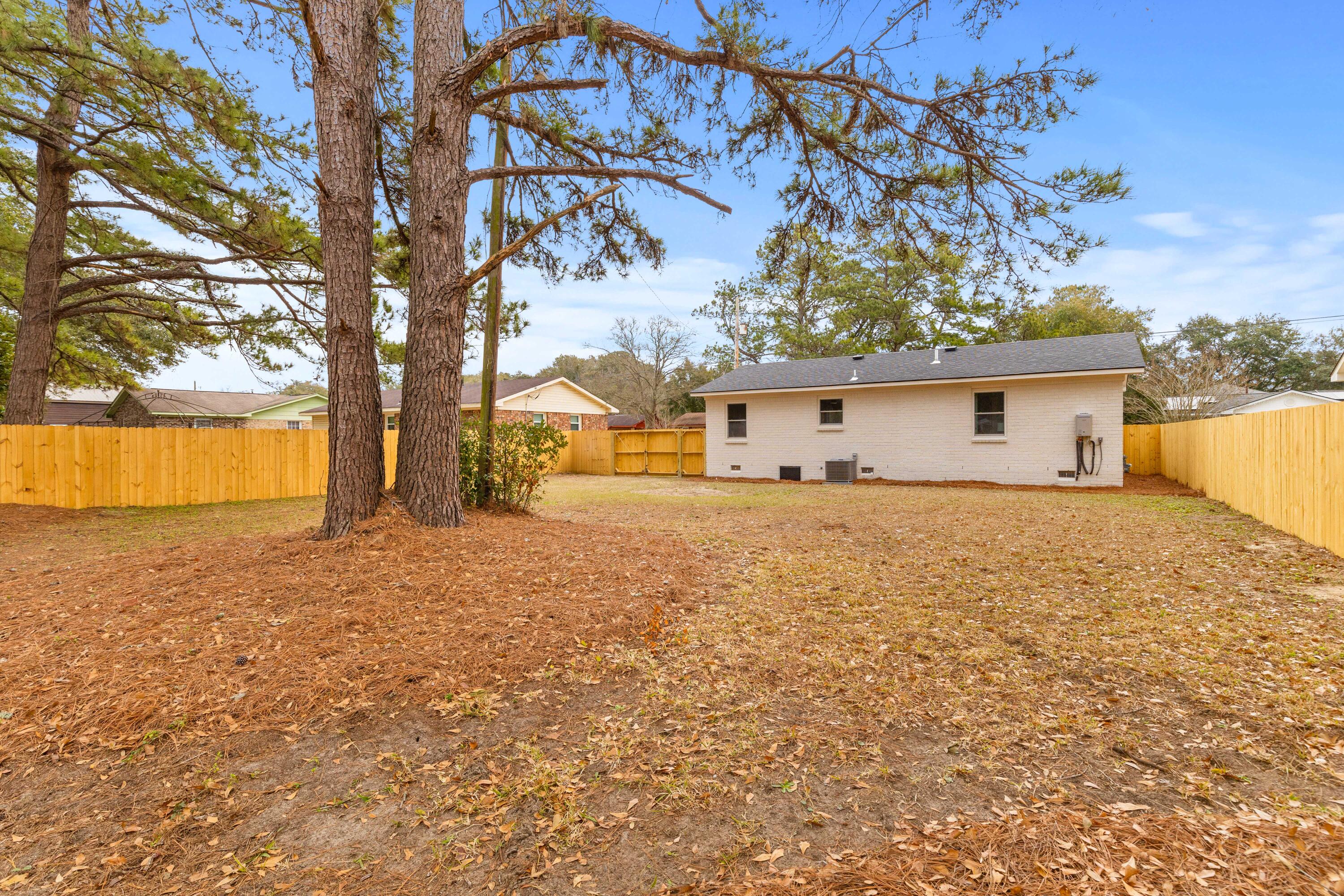 1576 Seacroft Road Charleston, SC 29412 - Photo 3 of 38 1G1A4159