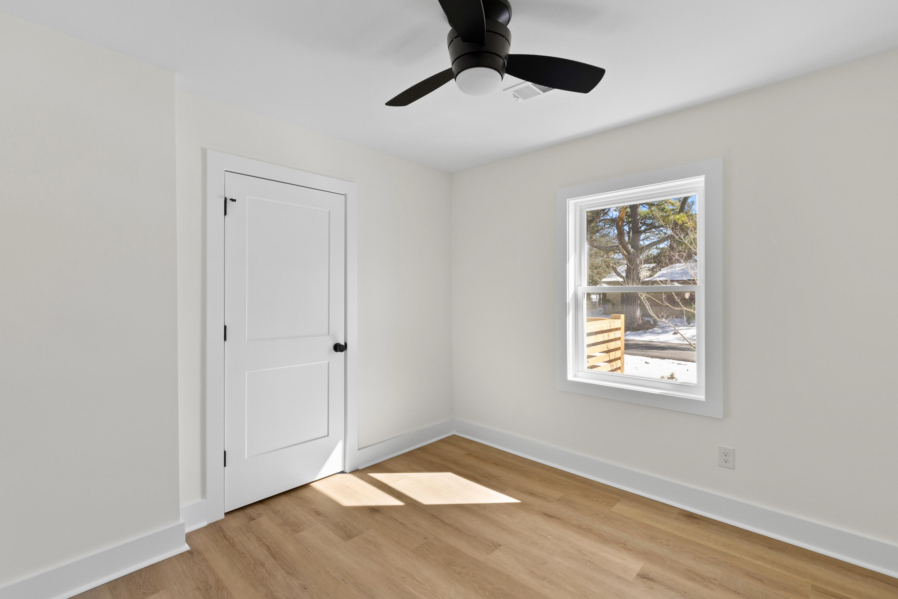 1576 Seacroft Road Charleston, SC 29412 - Photo 31 of 38 1G1A0302