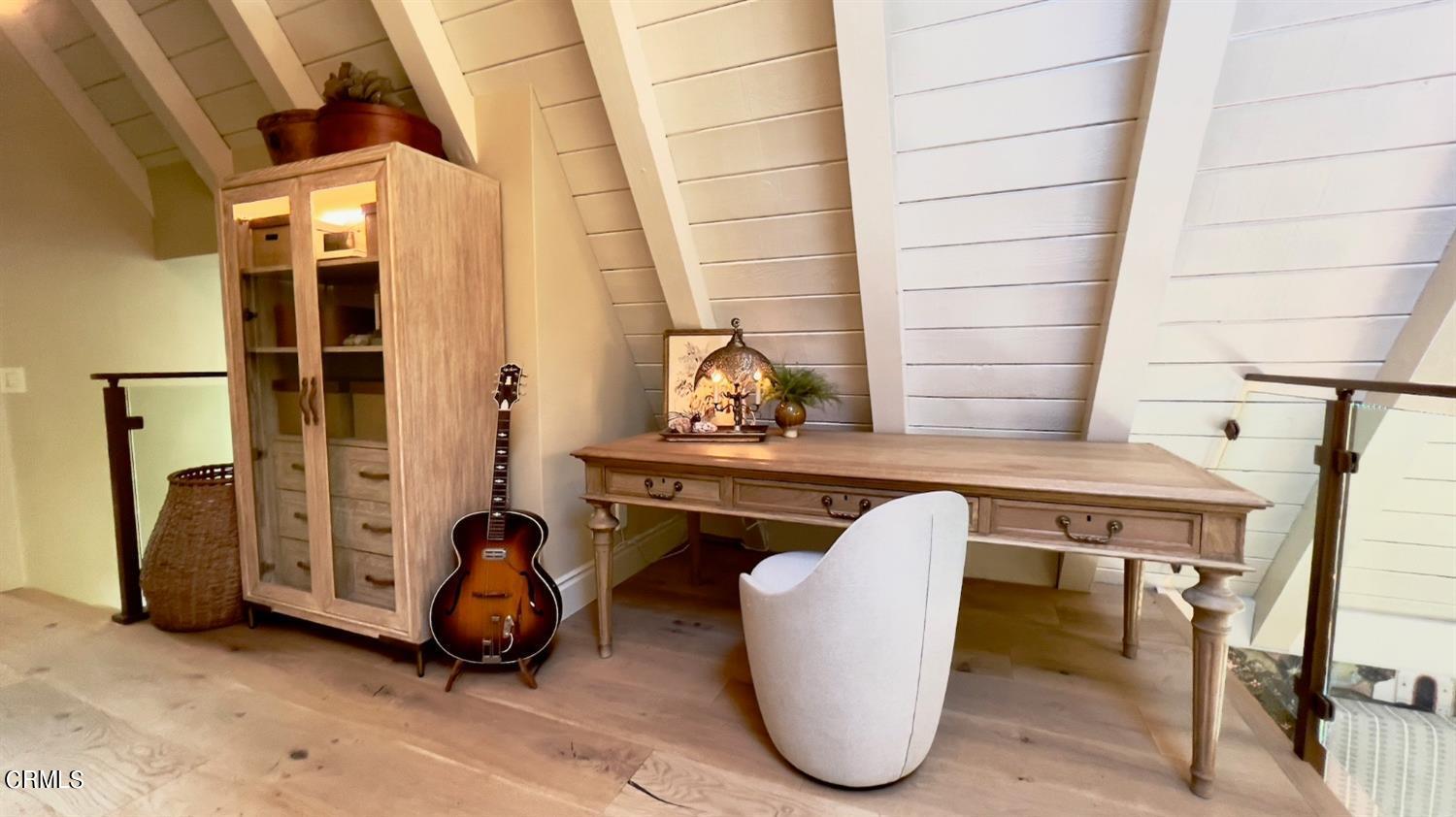 2460 Valley Meadow Drive Oak View, CA 93022 - Photo 19 of 49 a playroom with a table and chairs