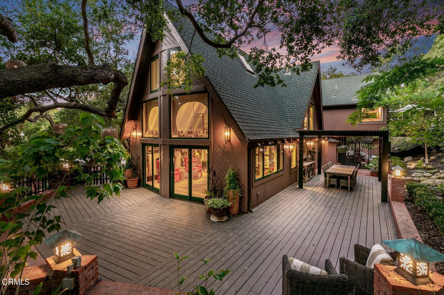 2460 Valley Meadow Drive Oak View, CA 93022 - Photo 42 of 49 an outdoor space with seating