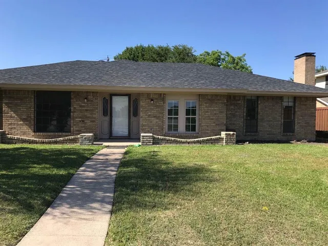 $2,300 | 2805 Parkhaven Drive, Plano, TX 75075