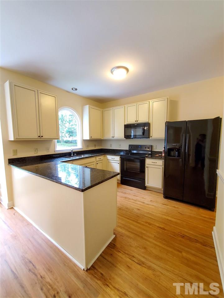 4304 Birmingham Way Raleigh, NC 27604 - Photo 11 of 28