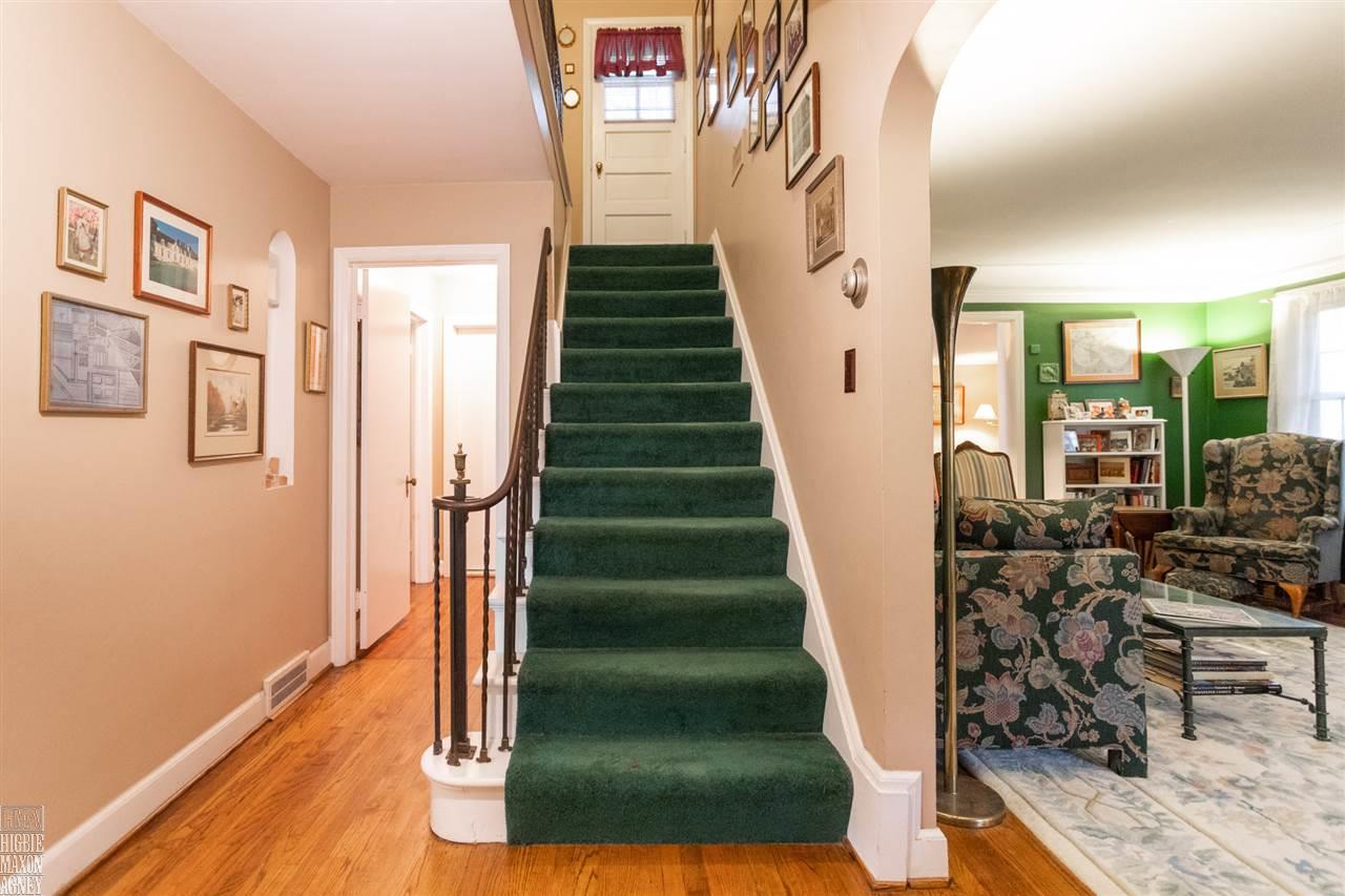 473 Moran Road Grosse Pointe, MI 48236 - Photo 9 of 17 31364660-8.JPG