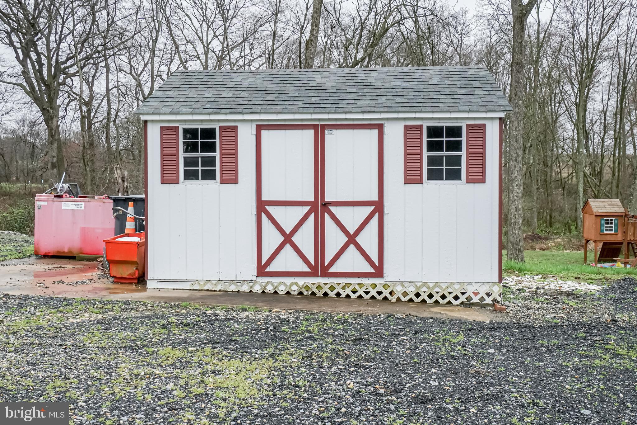 121 Old Line Drive Elkton, MD 21921 - Photo 7 of 37 Storage shed