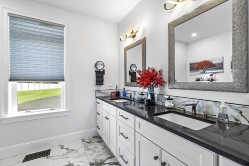 73 Raymond Avenue Raynham, MA 02767 - Photo 17 of 29