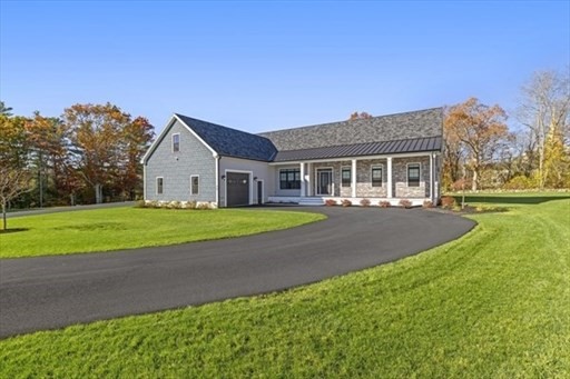 73 Raymond Avenue Raynham, MA 02767 - Photo 3 of 29