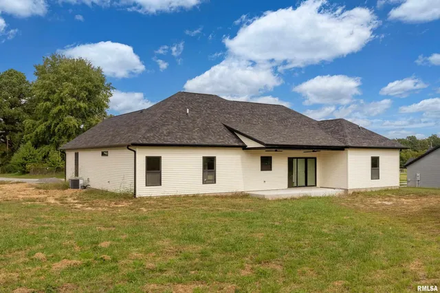 $380,000 | 7140 Reeder Road, Marion, IL 62959