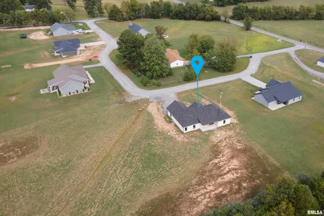 $380,000 | 7140 Reeder Road, Marion, IL 62959