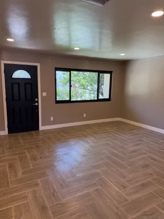 a view of empty room with window