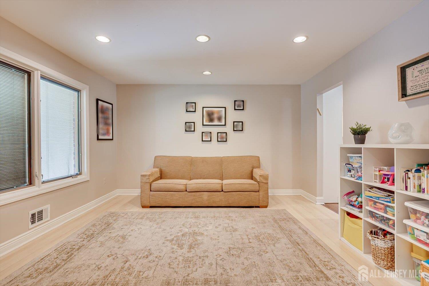 22 Celler Road Edison, NJ 08817 - Photo 13 of 56