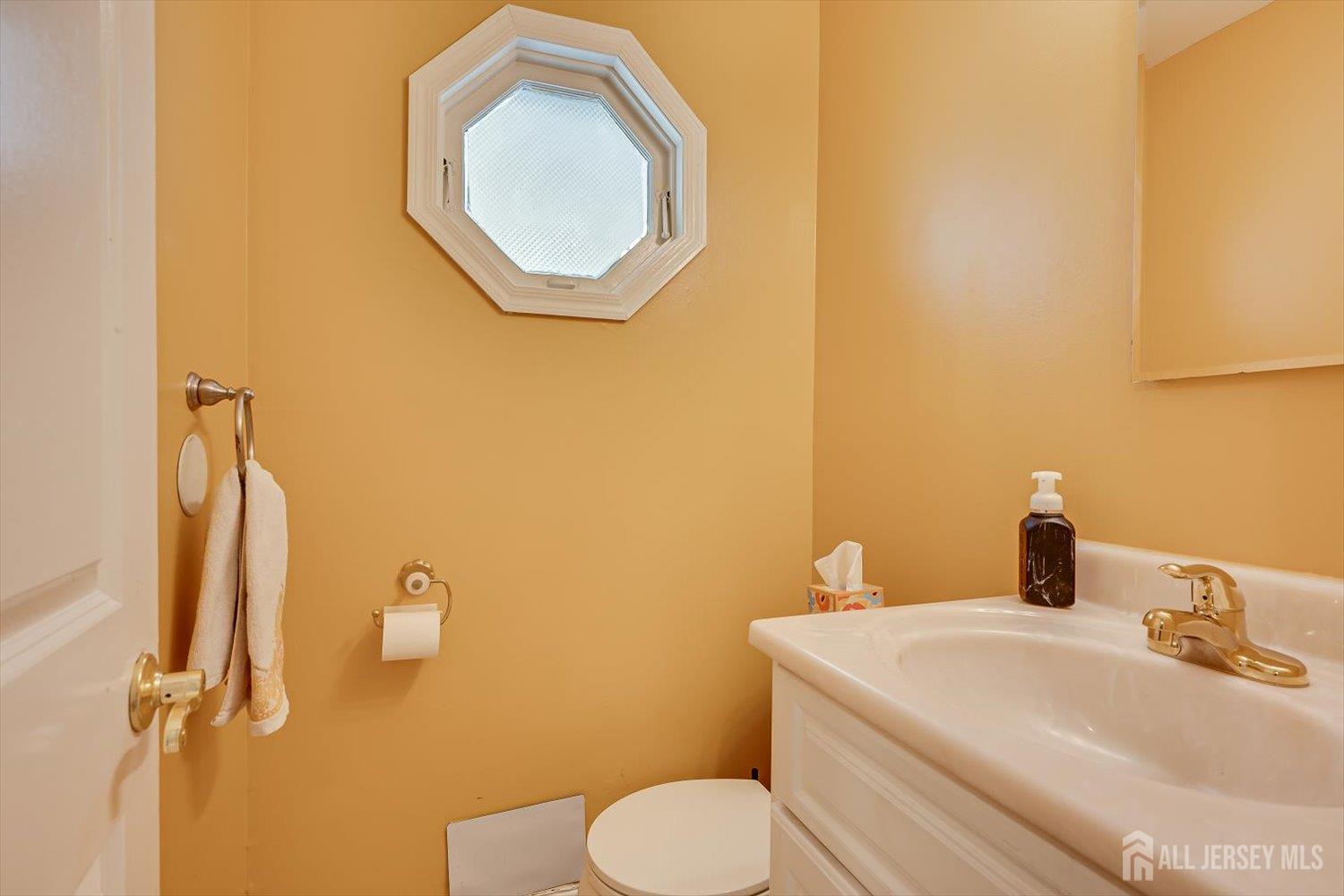 22 Celler Road Edison, NJ 08817 - Photo 27 of 56