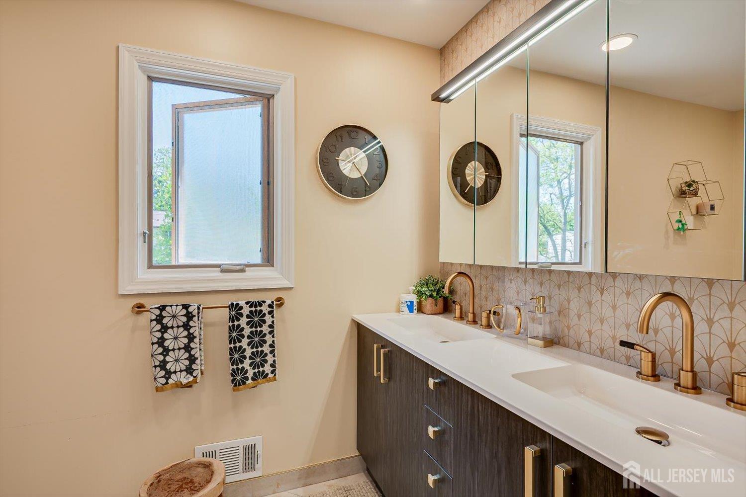 22 Celler Road Edison, NJ 08817 - Photo 39 of 56