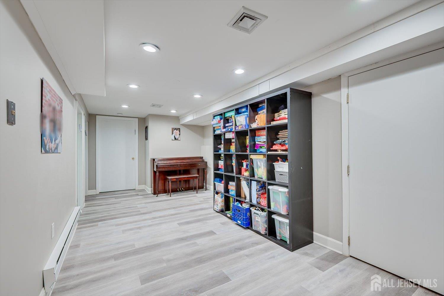 22 Celler Road Edison, NJ 08817 - Photo 49 of 56