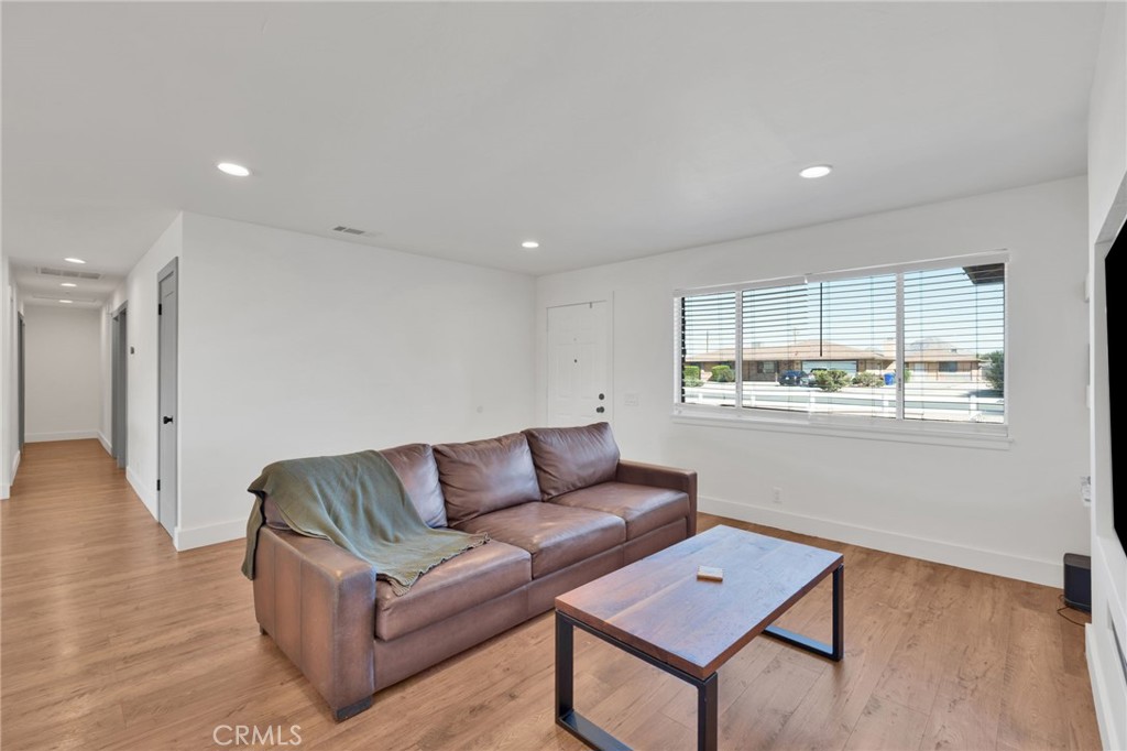 15075 Flathead Road Apple Valley, CA 92307 - Photo 10 of 53