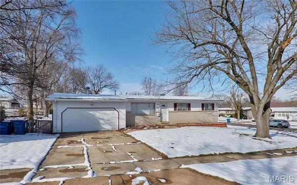 $158,500 | 1575 Starling Drive, Florissant, MO 63031