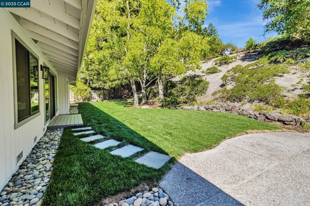 $1,899,000 | 38 Sanders Ranch Road, Moraga, CA 94556