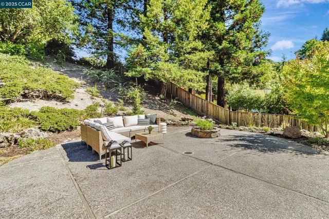 $1,899,000 | 38 Sanders Ranch Road, Moraga, CA 94556