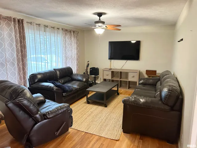 $129,900 | 1314 Goltra Avenue, Jacksonville, IL 62650