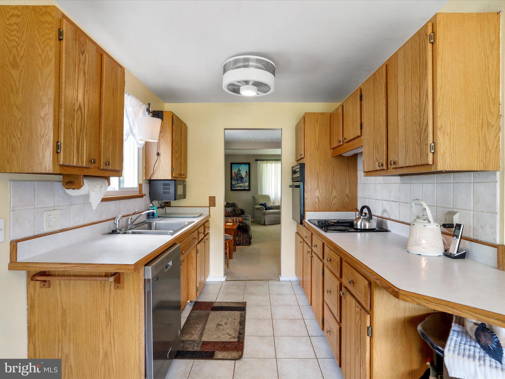 10908 Cash Valley Road Northwest La Vale, MD 21502 - Photo 11 of 34 Lots of countertop workspace here!
