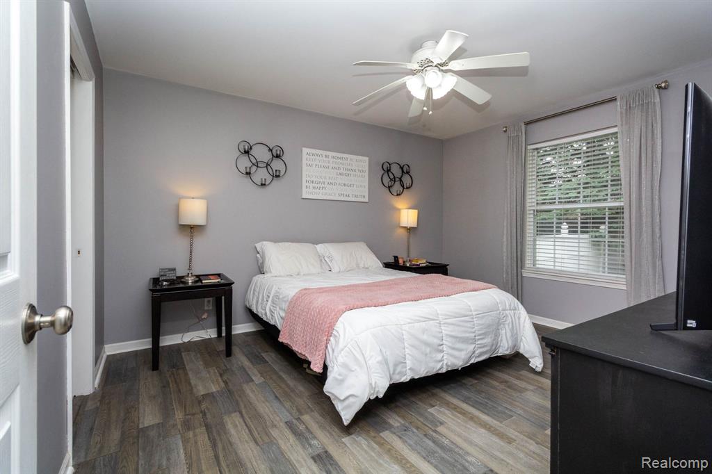 6075 Davison Road Burton, MI 48509 - Photo 10 of 23