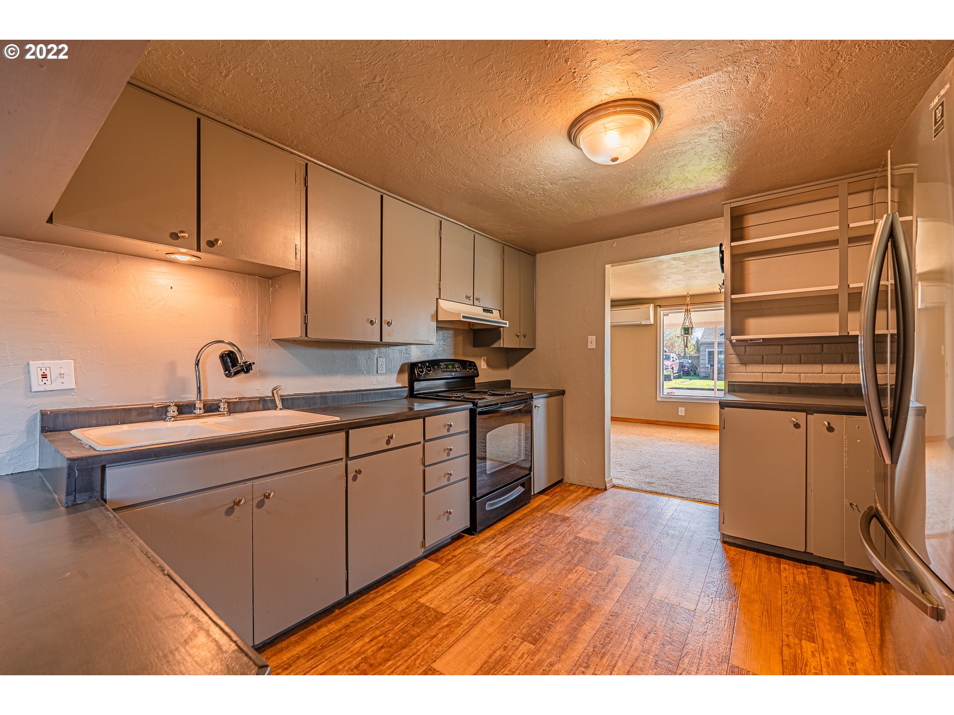 2074 G Street Springfield, OR 97477 - Photo 11 of 29