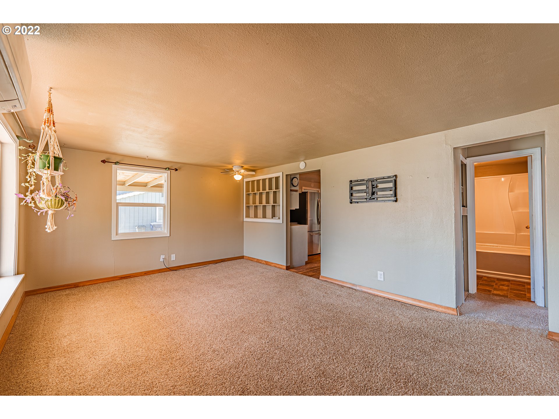 2074 G Street Springfield, OR 97477 - Photo 3 of 29