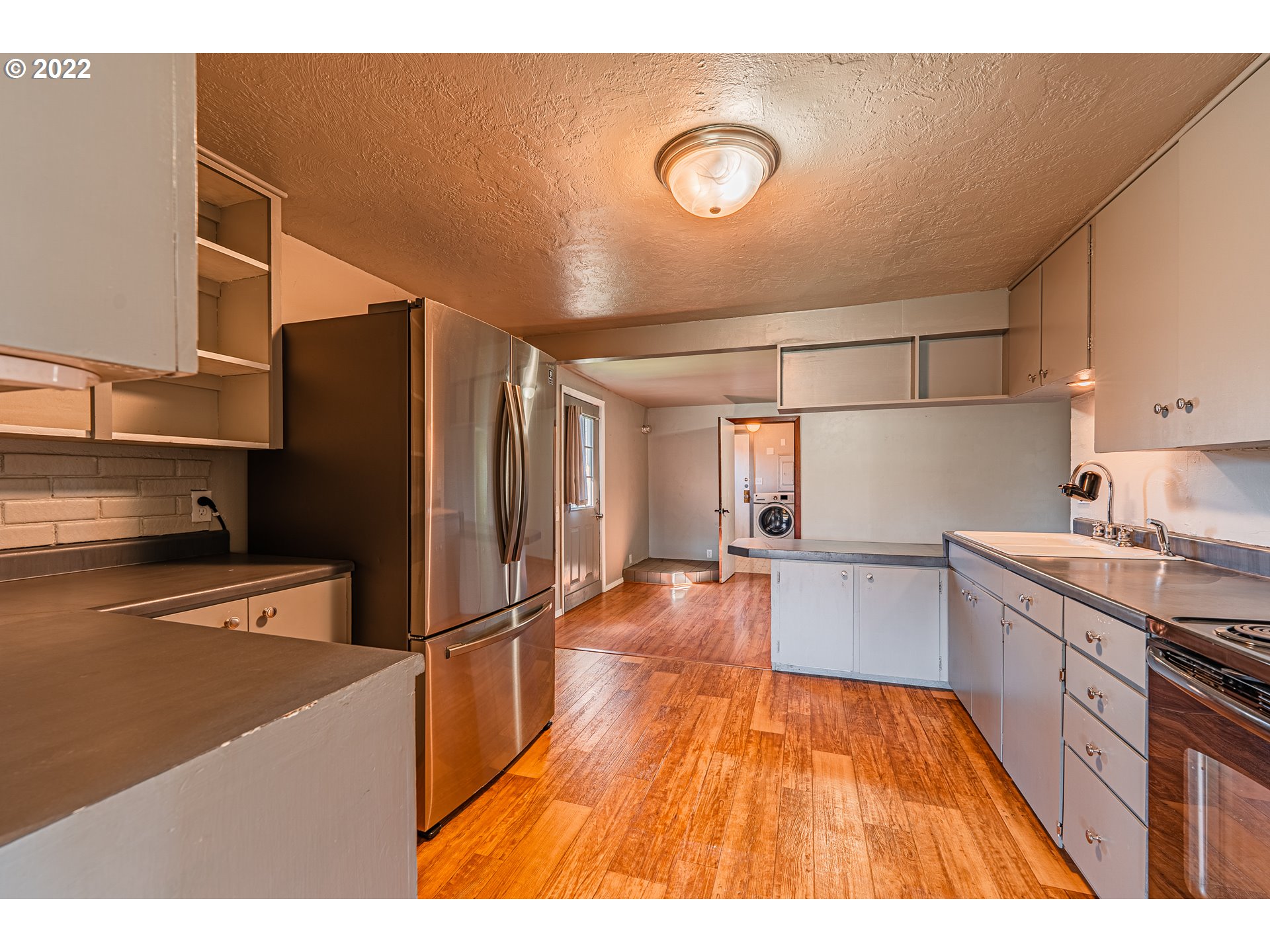 2074 G Street Springfield, OR 97477 - Photo 8 of 29