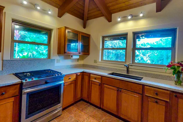 $580,000 | 94-6506 Ahi Street, Naalehu, HI 96772