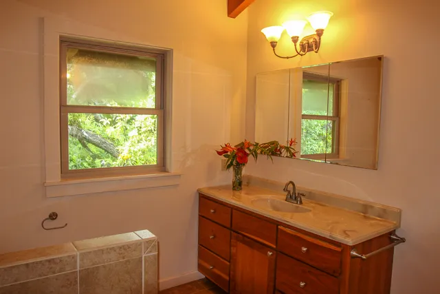 $580,000 | 94-6506 Ahi Street, Naalehu, HI 96772