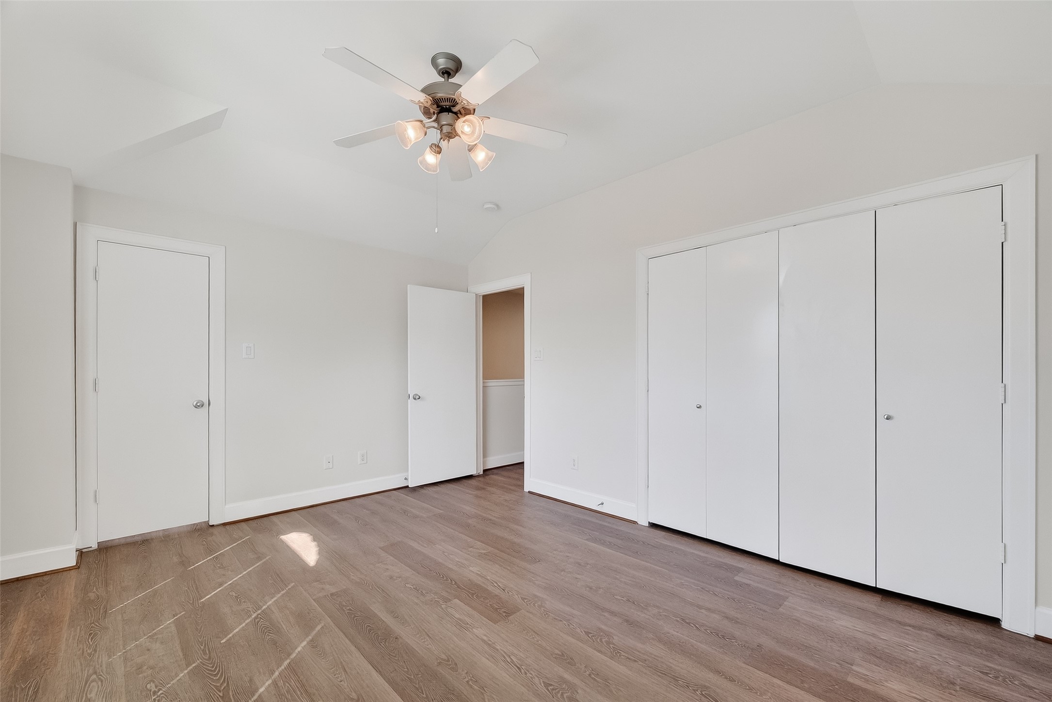 5951 S Loop East, Unit 47 Houston, TX 77033 - Photo 26 of 37 Spacious Guest room has 2 closets and plenty of light.