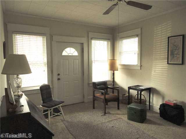 402 West Ransom Street Reidsville, NC 27320 - Photo 3 of 10 Living Room.