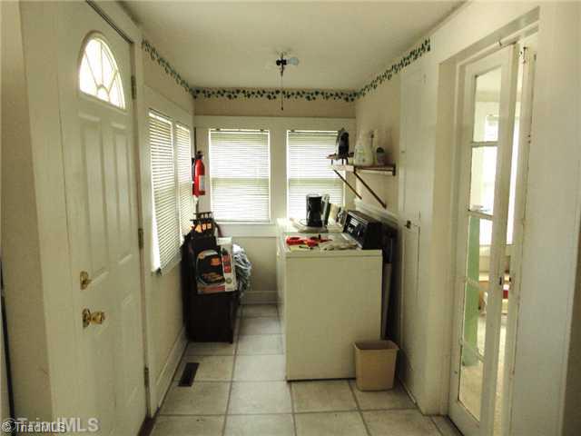 402 West Ransom Street Reidsville, NC 27320 - Photo 6 of 10 Laundry Room.