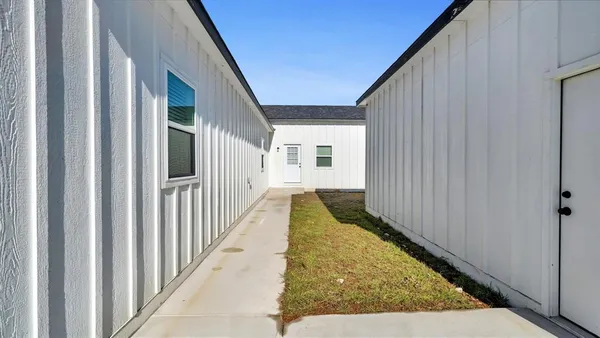 $2,300 | 5502 County Road 2646, Royse City, TX 75189