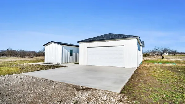 $2,300 | 5502 County Road 2646, Royse City, TX 75189