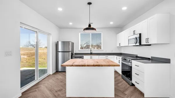 $2,300 | 5502 County Road 2646, Royse City, TX 75189