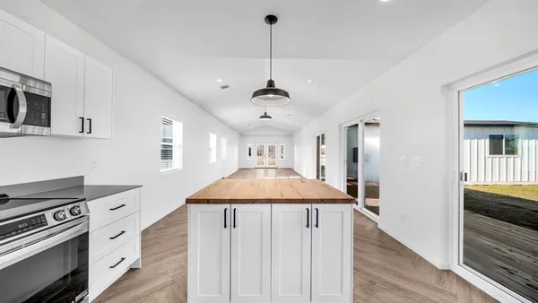 $2,300 | 5502 County Road 2646, Royse City, TX 75189