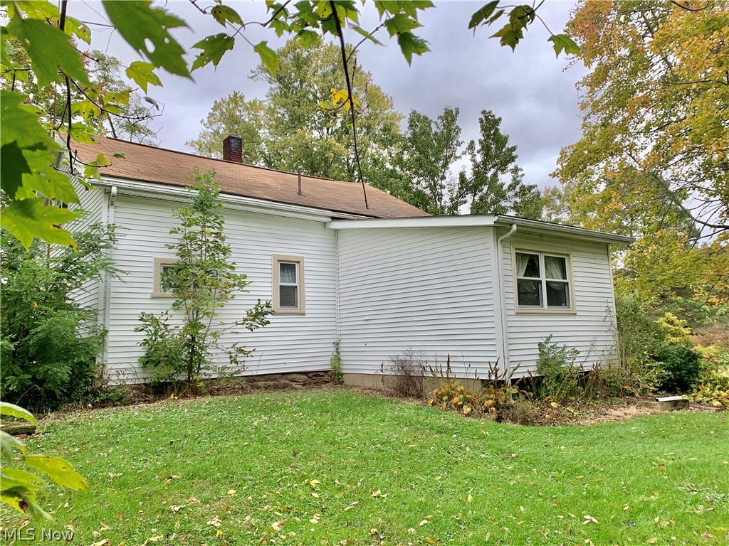 9198 Tallmadge Road Diamond, OH 44412 - Photo 8 of 35 Back of home
