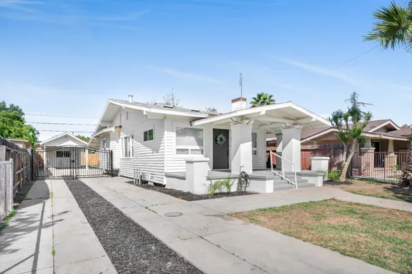 $319,000 | 939 North Safford Avenue, Fresno, CA 93728