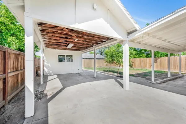$319,000 | 939 North Safford Avenue, Fresno, CA 93728