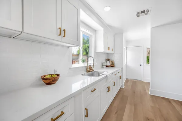 $319,000 | 939 North Safford Avenue, Fresno, CA 93728