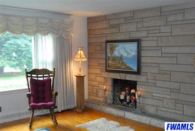1626 Mayflower Road Fort Wayne, IN 46819 - Photo 4 of 20